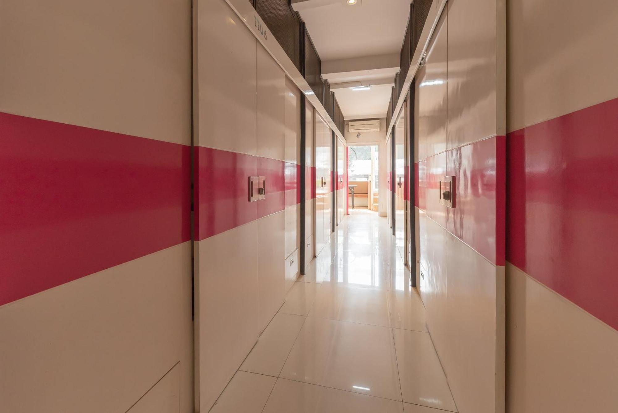 Reddoorz Hostel At Kiara Cozy Kircon Бандунг Екстериор снимка